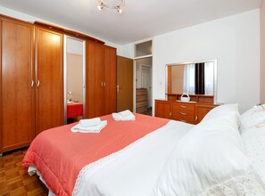 1 bedroom, internet, bed sheets