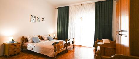 2 bedrooms, Internet, bed sheets