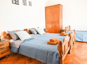 2 bedrooms, internet, bed sheets