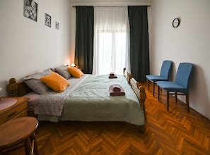 2 bedrooms, Internet, bed sheets