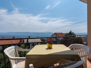 Outdoor dining - Apartments Marko - Three Bedroom Apartment with Sea View (Novi Vinodolski)