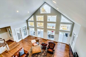 Smart TV, fireplace, offices - Lakefront Lake Anna, Dock, Beach, Deck (Orange)