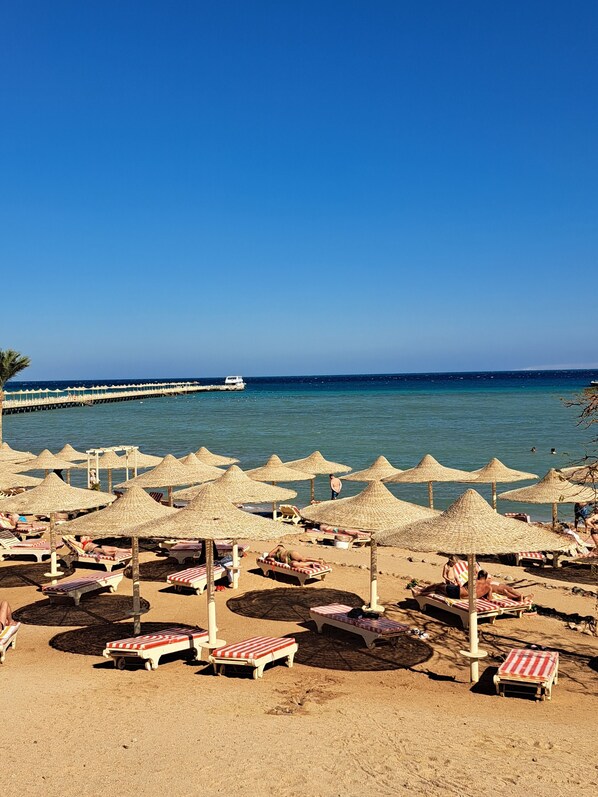 Beach - Studio at elkarma hotel & aqua park (Hurghada)