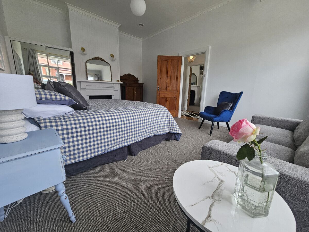 3 bedrooms, desk, free WiFi, bed sheets