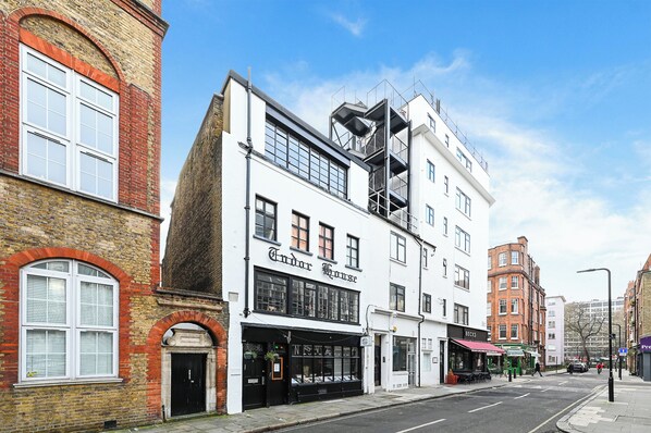 Exterior - Avari Apartments - Princeton Collection (London)