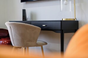 55-inch Smart TV with digital channels, Netflix, streaming services