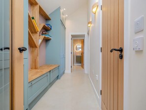 Interior - 2 bedroom accommodation in Thorness (Thorness)