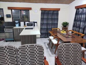 Family Room with Sea View | Private kitchen | Mini-fridge, microwave - Bula Retreat (Sigatoka)
