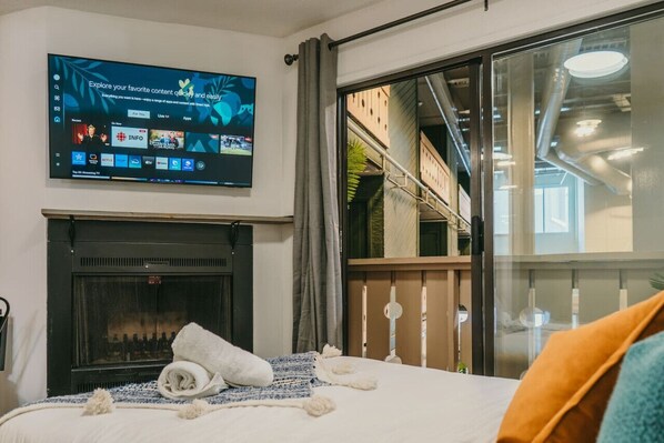 1 bedroom, desk, free WiFi, bed sheets