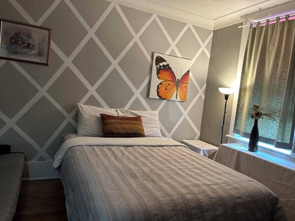 1 chambre, bureau, fer et planche à repasser, Wi-Fi gratuit