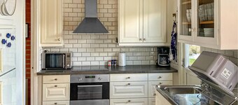 Awesome home in ASKERSUND with sauna