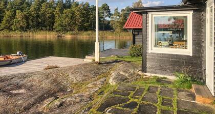 Awesome home in ASKERSUND with sauna