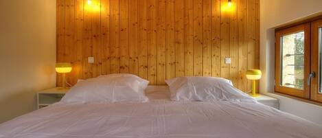 2 chambres, fer et planche Ă  repasser, Wi-Fi gratuit, draps fournis