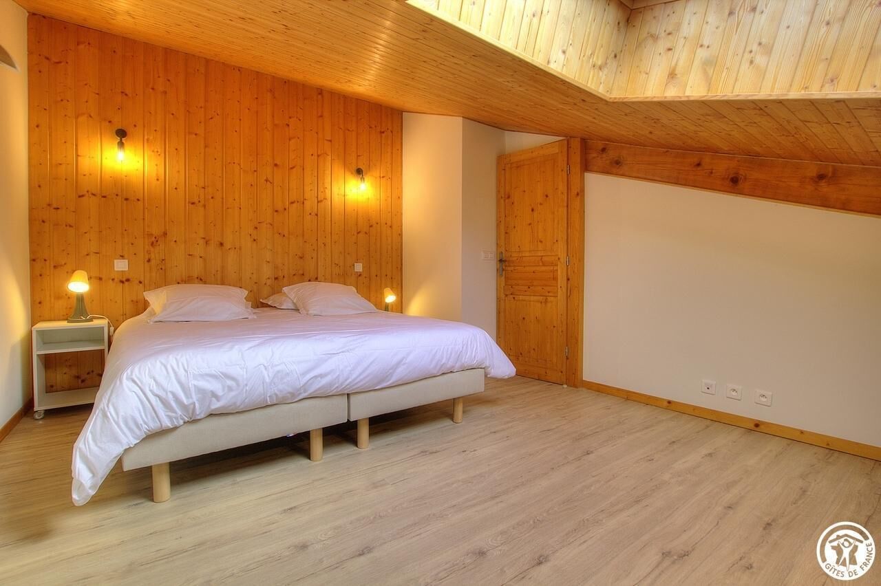 2 slaapkamers, een strijkplank/strijkijzer, gratis wifi, beddengoed