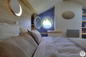 1 slaapkamer, een strijkplank/strijkijzer, gratis wifi, beddengoed