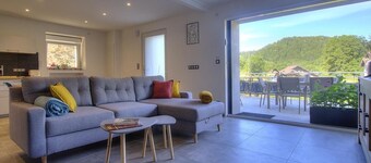 Between lakes and mountains