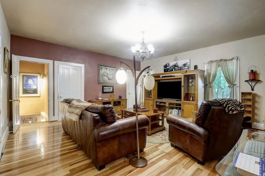 Relax & Reboot In This Charming 2-bedroom Townhome - Oconomowoc, WI