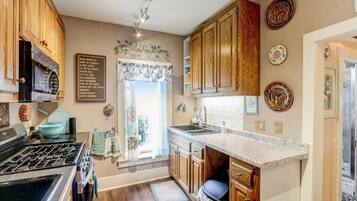 Micro-ondes, four, plaque de cuisson