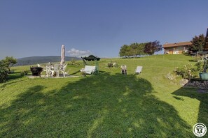 Outdoor dining - On the mount of calm angels (MONTANGES)