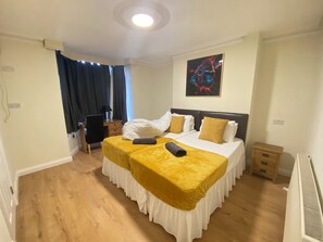 Economy Double Room | Free WiFi - Meadows Way Guest House (Uttoxeter)