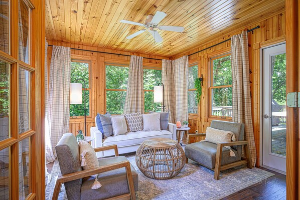 Smart TV, fireplace, video games