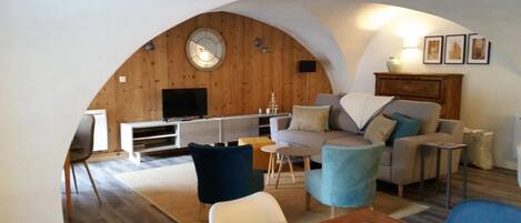 Televisio, DVD-soitin, stereot