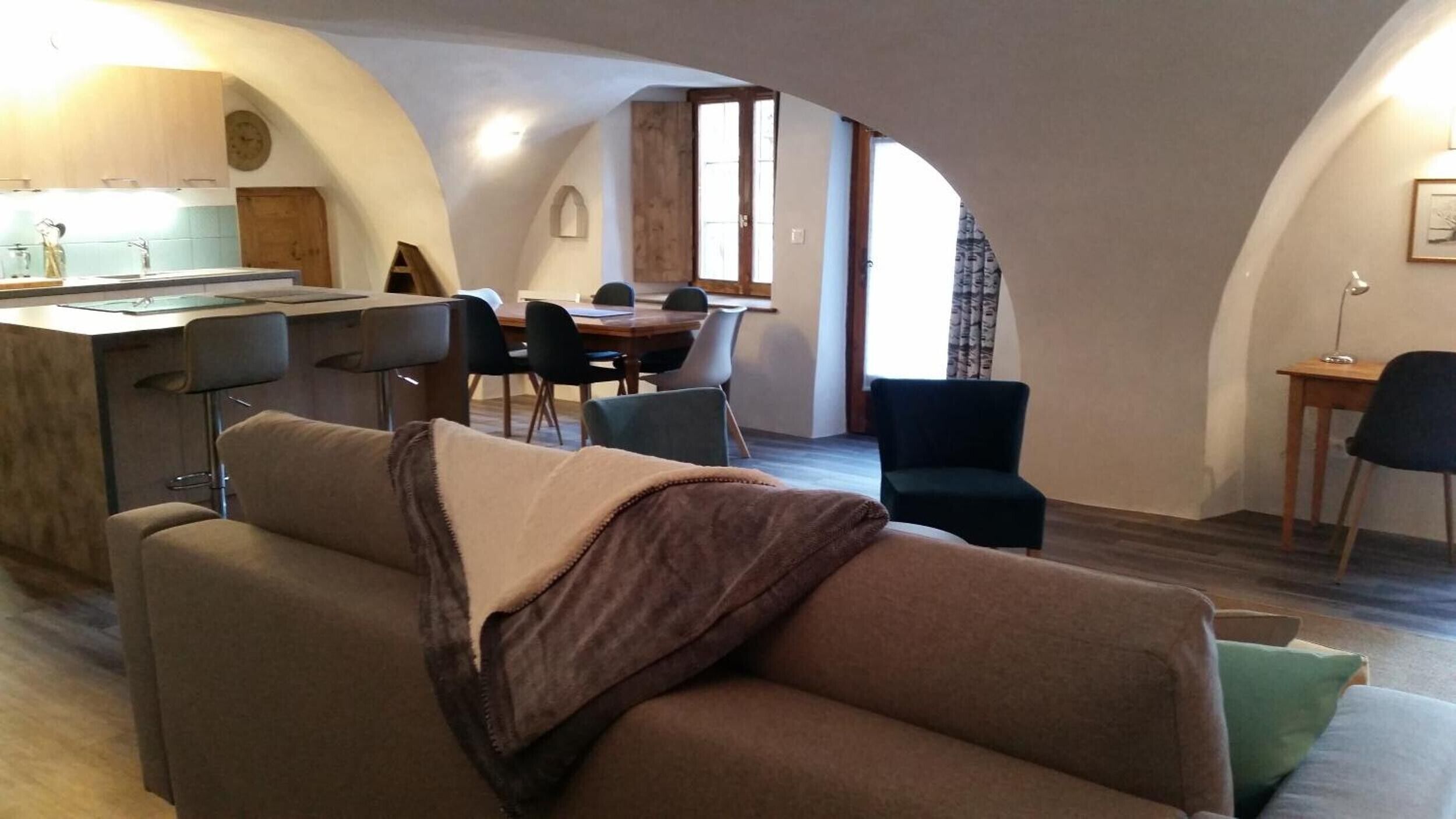 电视、DVD 播放器、立体声音响