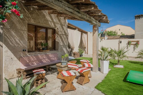 Country House 'Cepa Alta Del Hocillo' with Private Pool, Private Garden and Wi-Fi