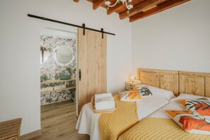 5 slaapkamers, een strijkplank/strijkijzer, gratis wifi, beddengoed