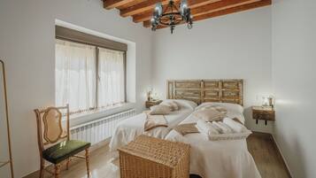 5 slaapkamers, een strijkplank/strijkijzer, gratis wifi, beddengoed