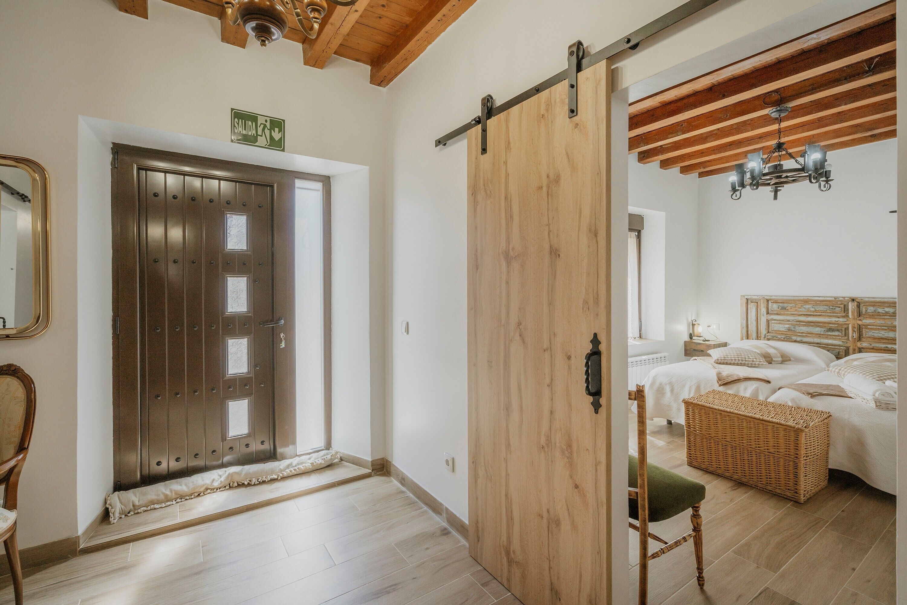 5 bedrooms, iron/ironing board, free WiFi, bed sheets