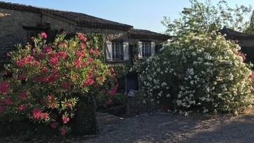 Enceinte de lâhĂ©bergement