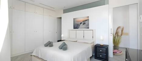 5 Schlafzimmer, BĂŒgeleisen/BĂŒgelbrett, kostenloses WLAN, BettwĂ€sche