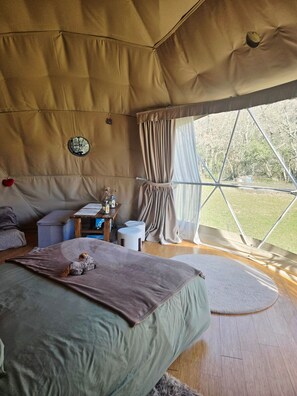 1 habitación y ropa de cama 