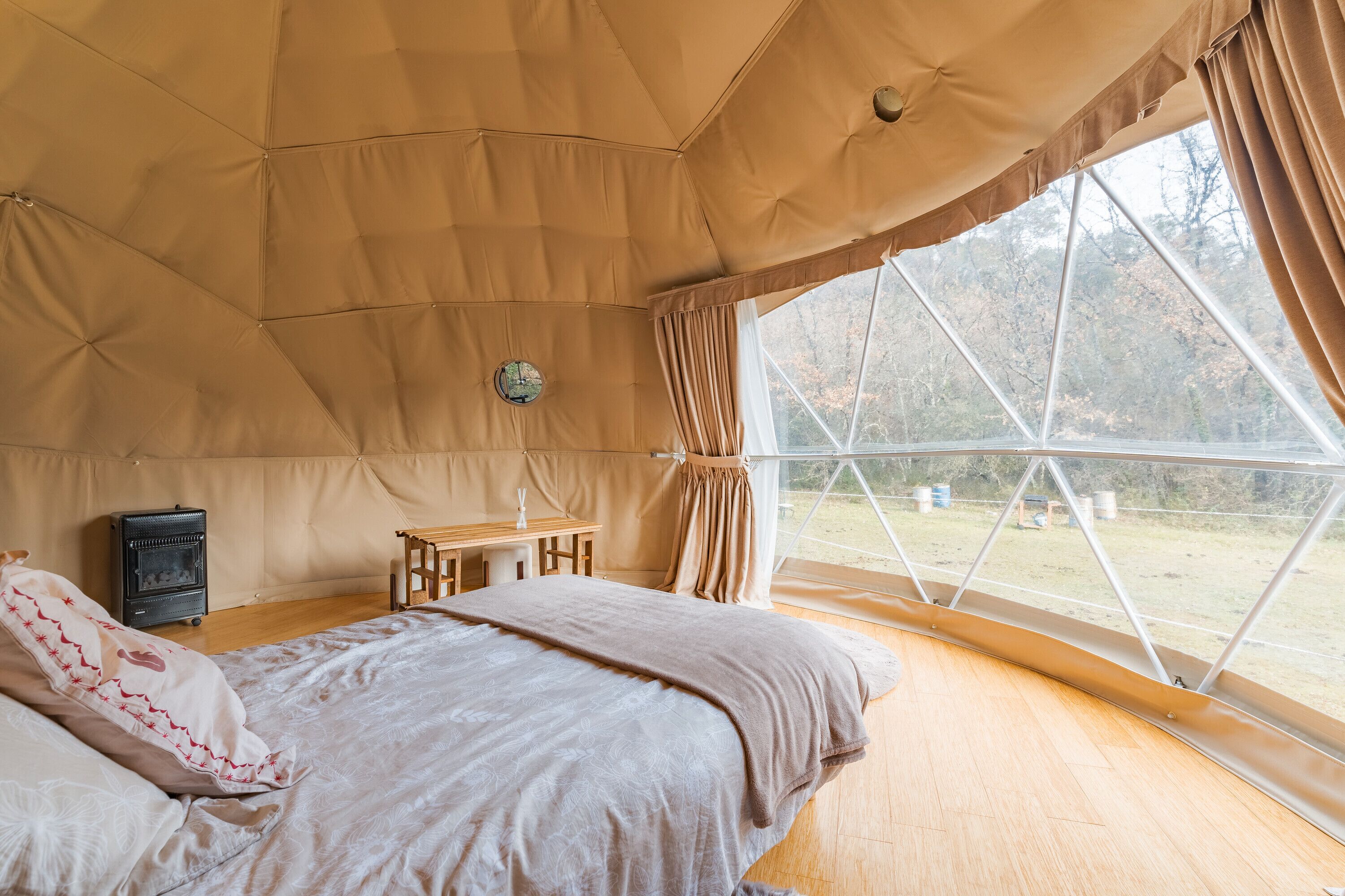 1 dormitorio y ropa de cama