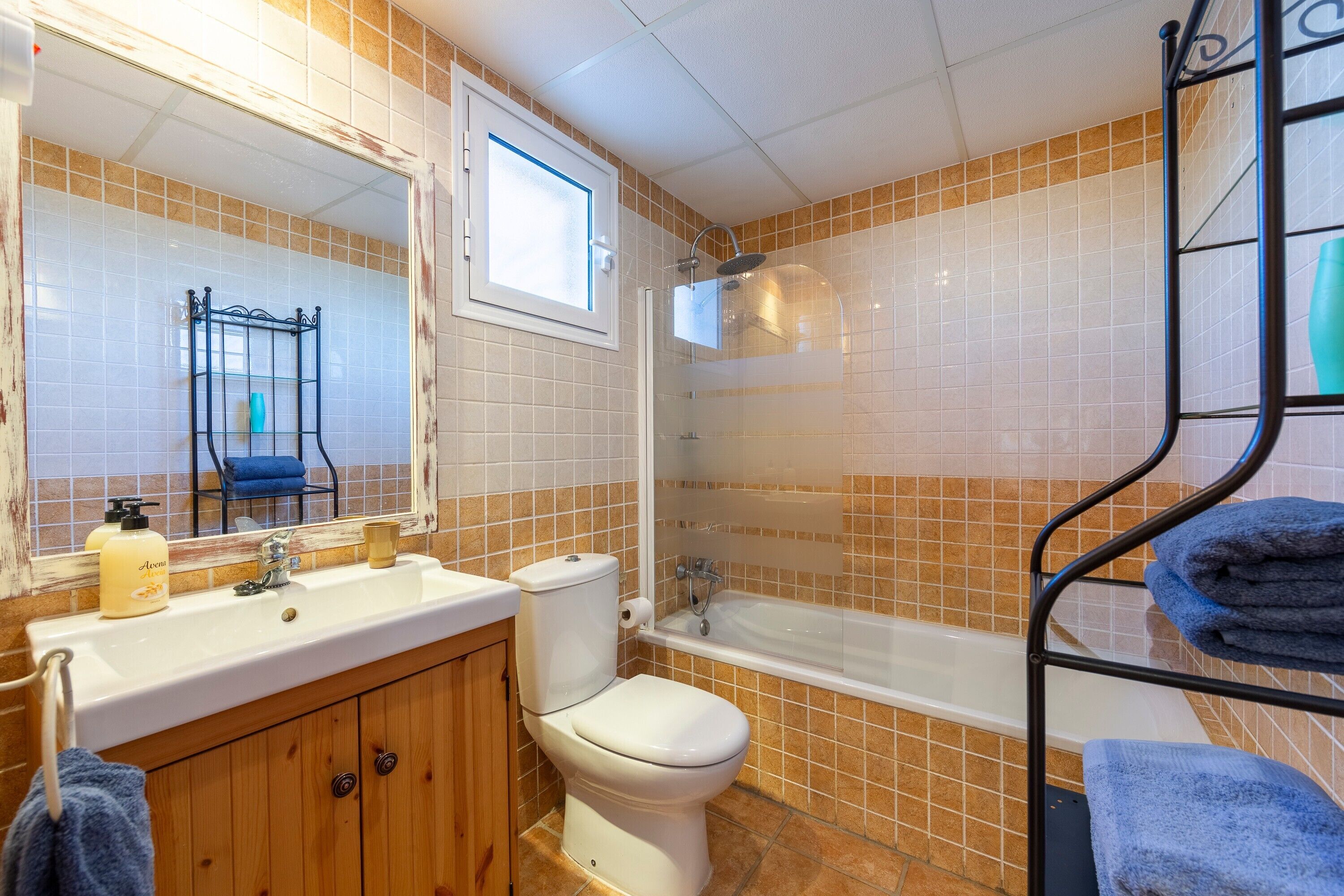 Een douche, een haardroger, handdoeken