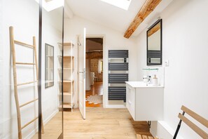 Interior - Maison "Opaline" with Shared Pool & Spa, Private Terrace, and Wi-Fi (Vergné)