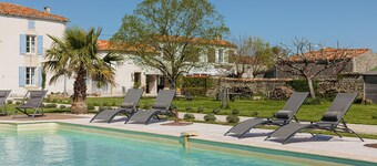 Cottage 'La Belle ParenthĂšse' with Private Pool, Private Terrace and Wi-Fi