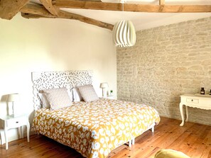 3 habitaciones, tabla de planchar con plancha y wifi gratis 