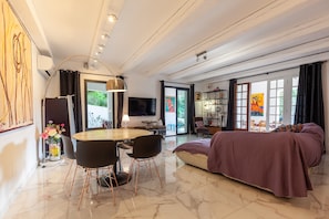 4 chambres, fer et planche à repasser, Wi-Fi gratuit, draps fournis