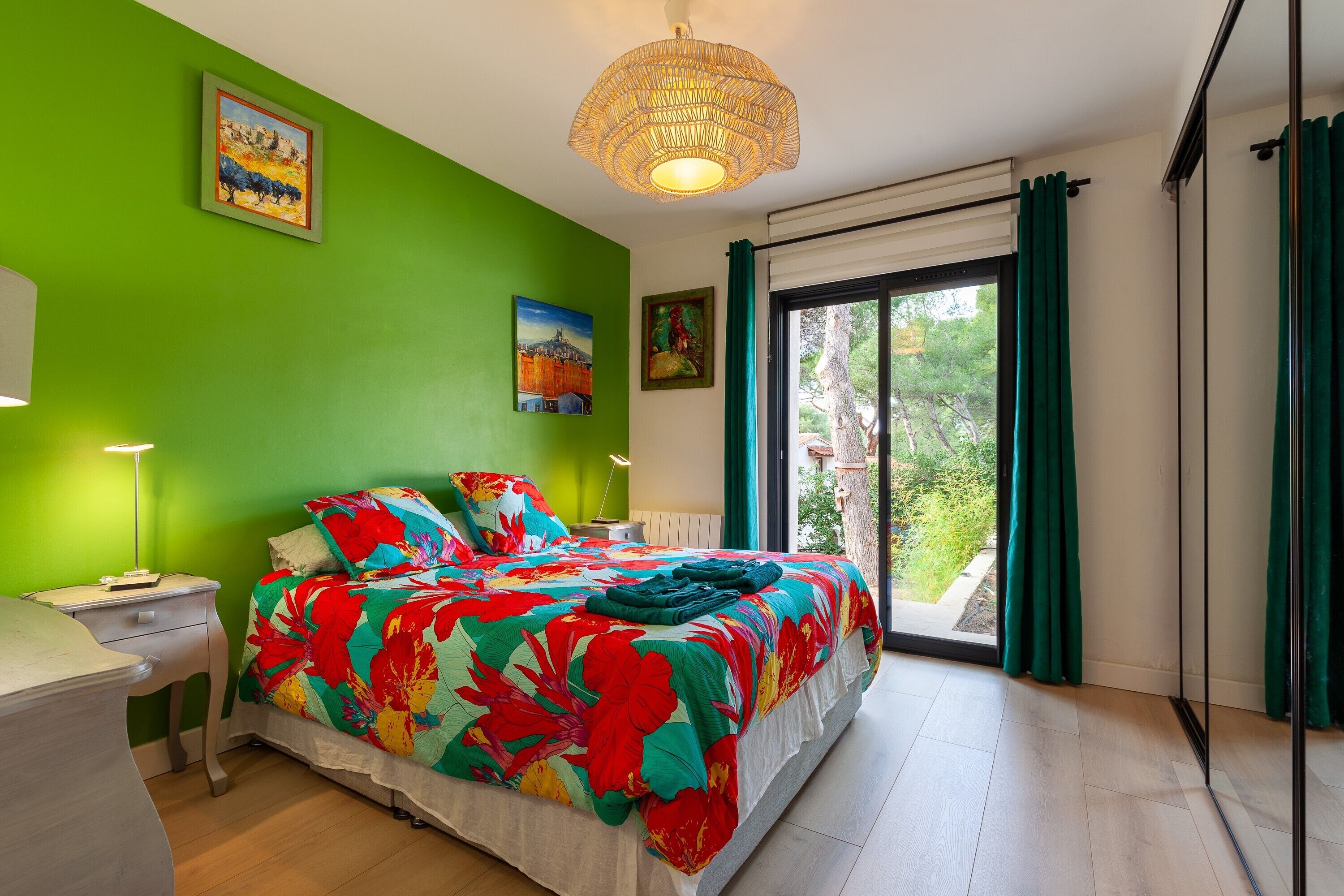 4 habitaciones, tabla de planchar con plancha y wifi gratis 