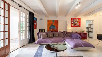 Televisión, chimenea