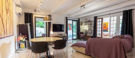 3 Schlafzimmer, BĂŒgeleisen/BĂŒgelbrett, kostenloses WLAN, BettwĂ€sche