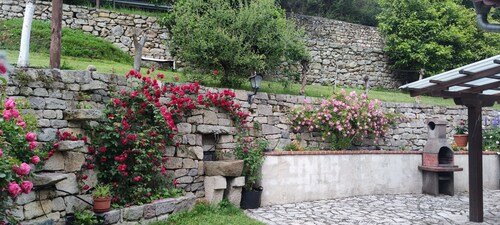 'Rural Rubó' Apartment with Mountain Views, Private Terrace, and Wi-Fi