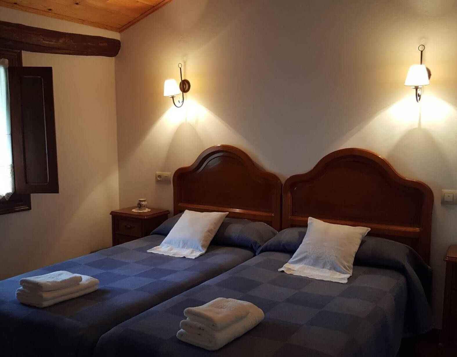 2 chambres, fer et planche à repasser, Wi-Fi gratuit, draps fournis