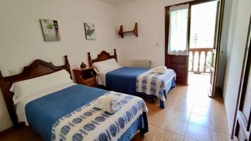 5 slaapkamers, een strijkplank/strijkijzer, gratis wifi, beddengoed