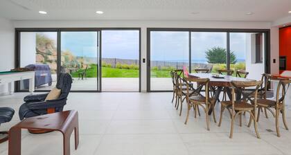 Villa 'Ker Marie' avec vue sur la mer, terrasse privée et Wi-Fi