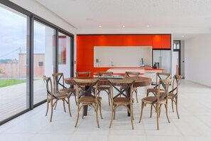 Dining - Villa 'Ker Marie' with Sea View, Private Terrace and Wi-Fi (Locquirec)