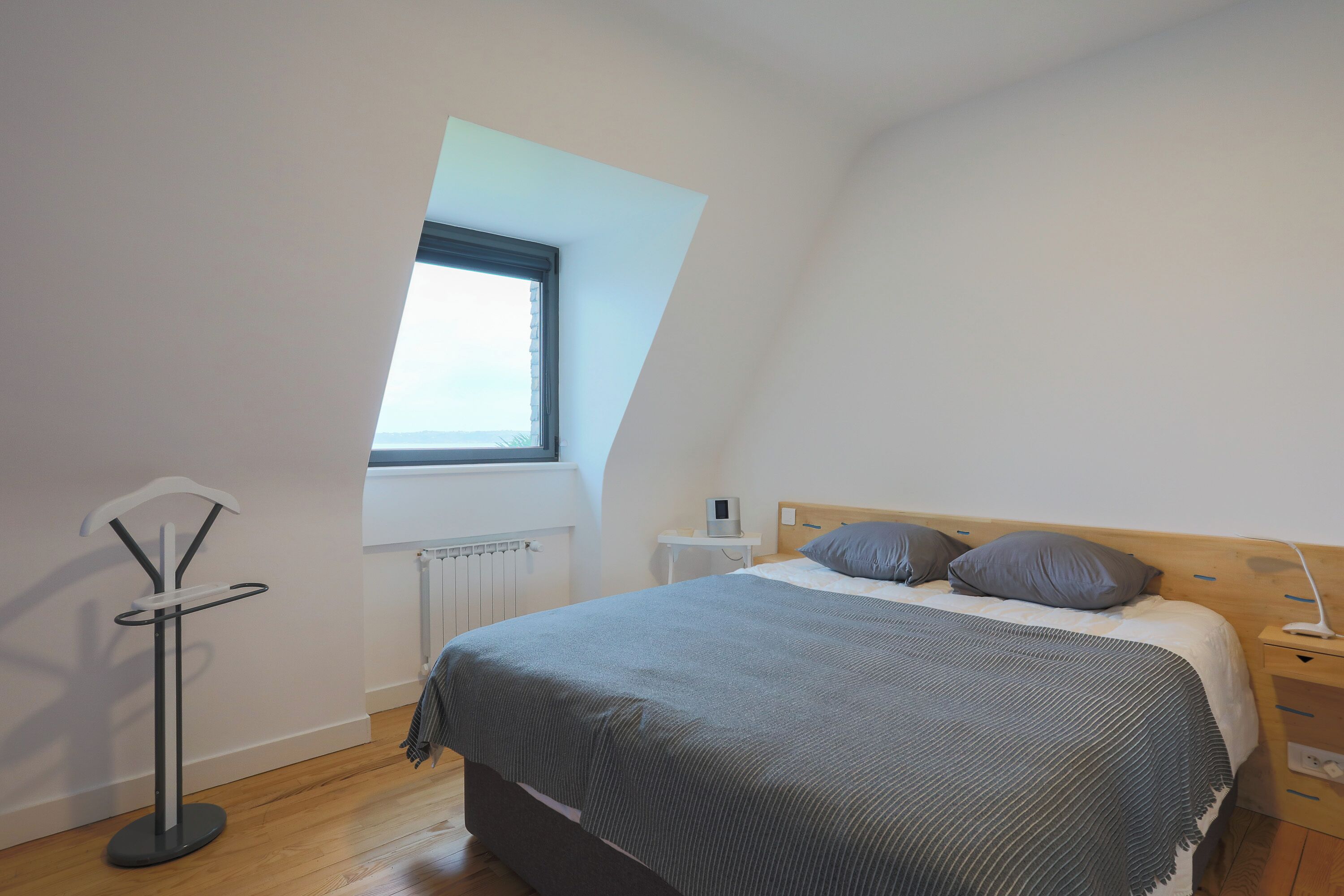 5 habitaciones, tabla de planchar con plancha y wifi gratis 