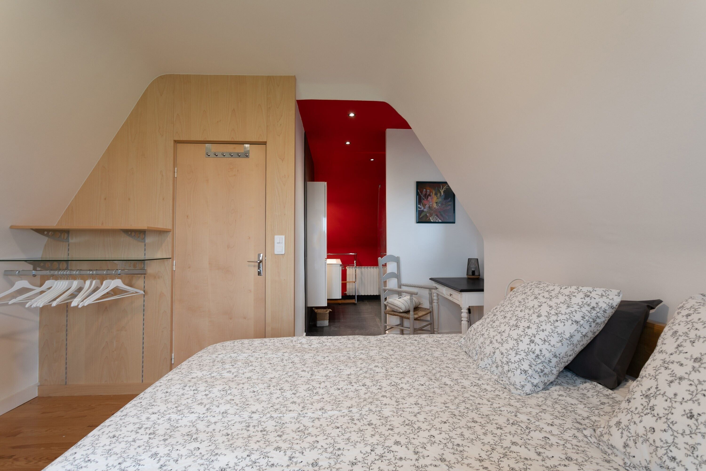 5 Schlafzimmer, Bügeleisen/Bügelbrett, kostenloses WLAN, Bettwäsche